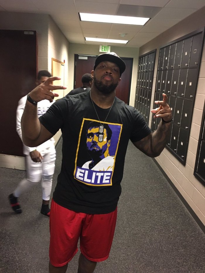 bal-is-joe-flacco-elite-terrell-suggs-new-t-shirt-shows-how-the-ravens-feel-20160914
